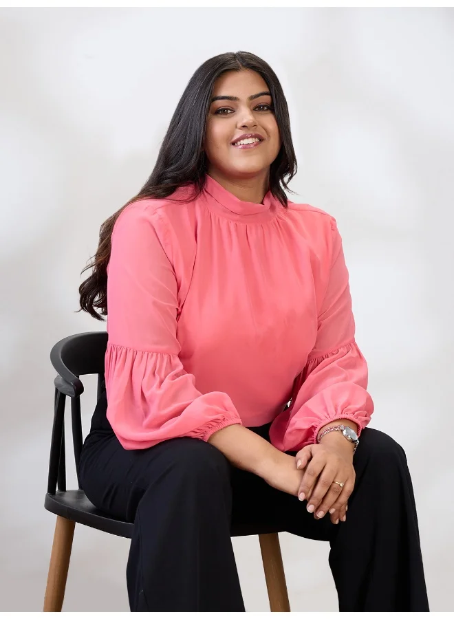 جلو باص بلوزة جلوبلس نسائية بأكمام أسقف وياقة عالية ورباط - مقاس كبير